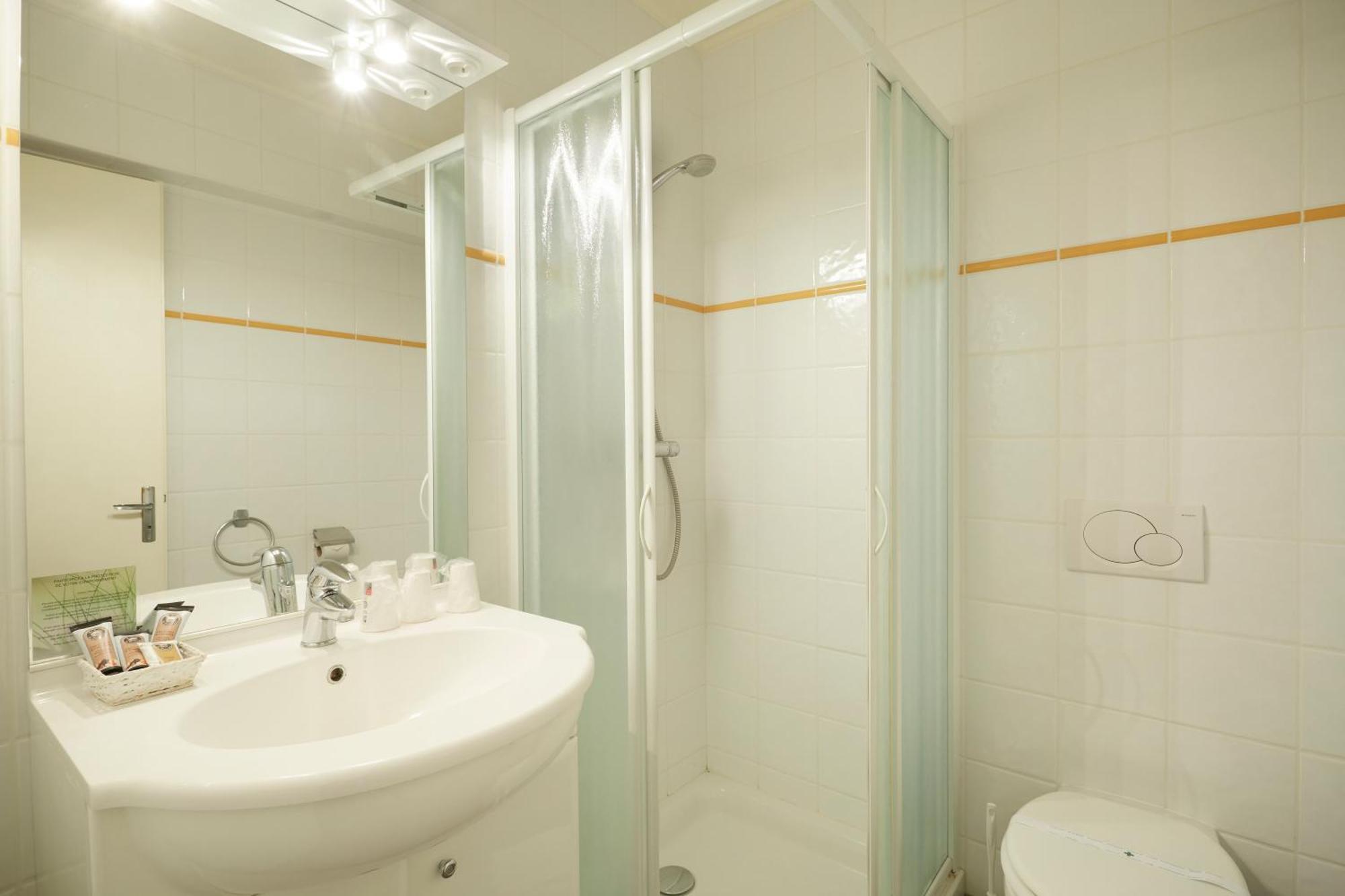 Hotel Eliova L'Eau Vive ชาแตล ภายนอก รูปภาพ