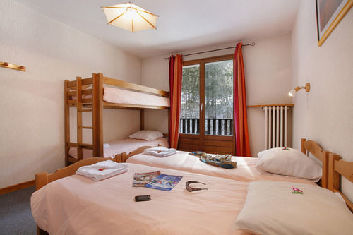 Hotel Eliova L'Eau Vive ชาแตล ภายนอก รูปภาพ