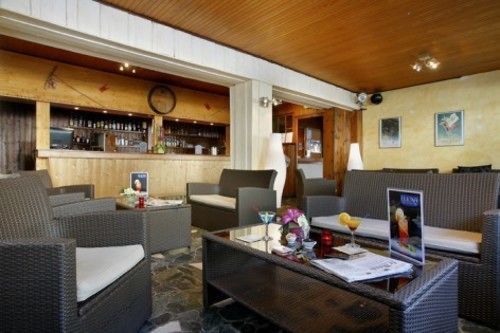 Hotel Eliova L'Eau Vive ชาแตล ภายนอก รูปภาพ